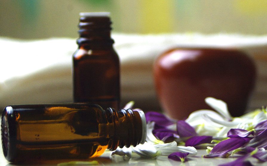 terapia de aromaterapia com óleos essenciais